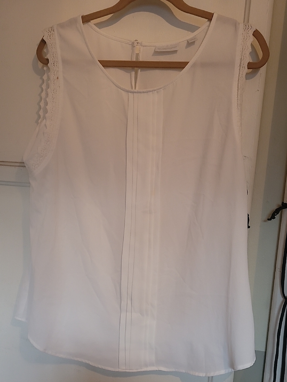 New York & Company White Sleeveless Pleated Front Blouse
